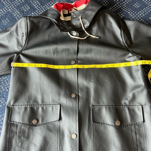 Pendleton Surrey Slicker Raincoat in Black, Size Large - Picture 9 of 12